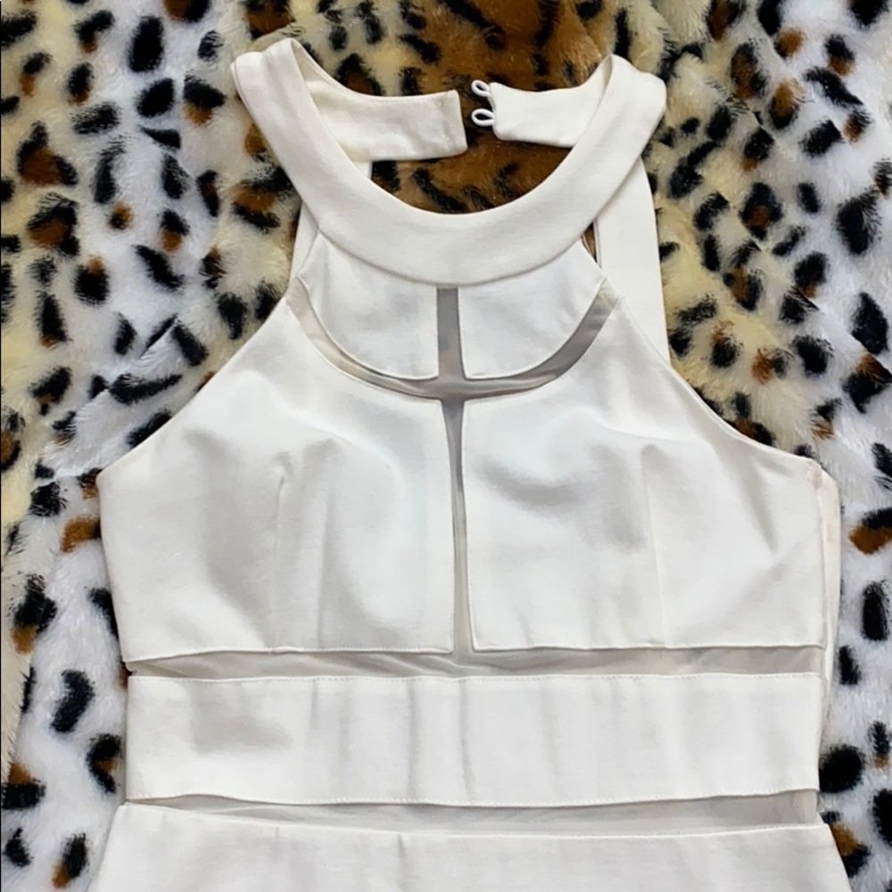 SOLD! White guess dress - Picture 2 of 4